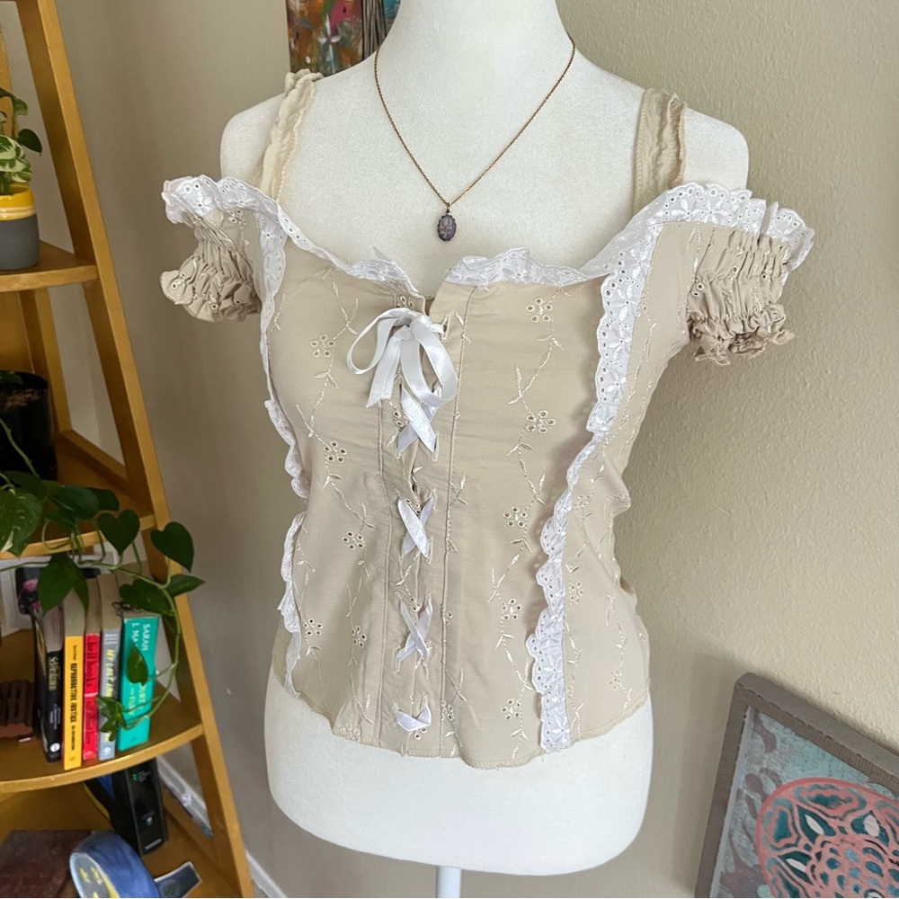 eyelet corset top 🤍